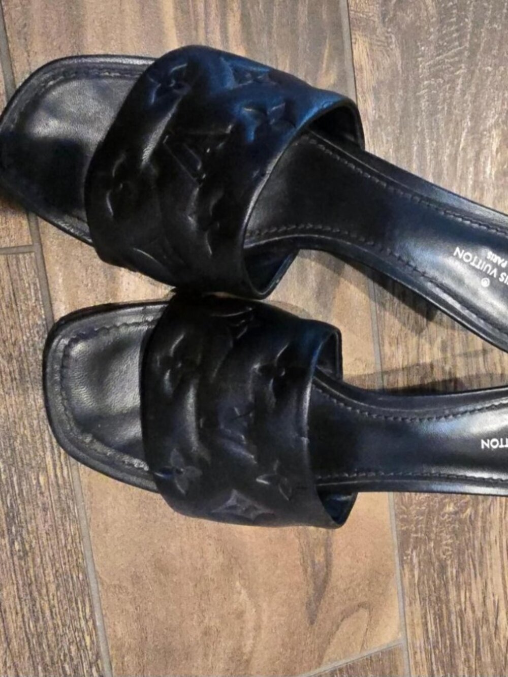 Louis Vuitton low pumps